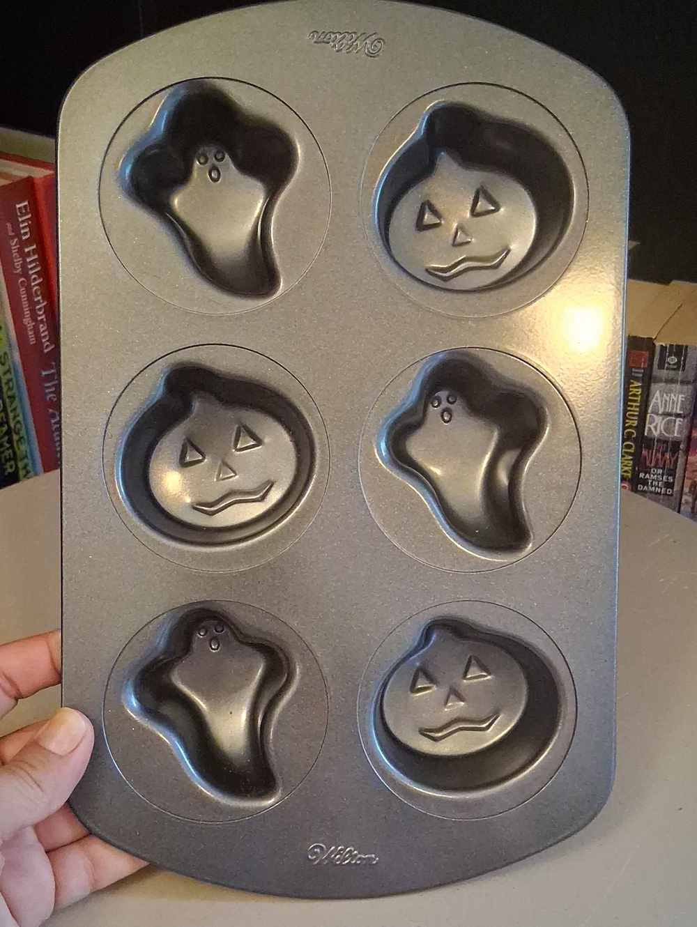 Wilton Halloween Ghost & Jack-O'-Lantern Muffin Pan